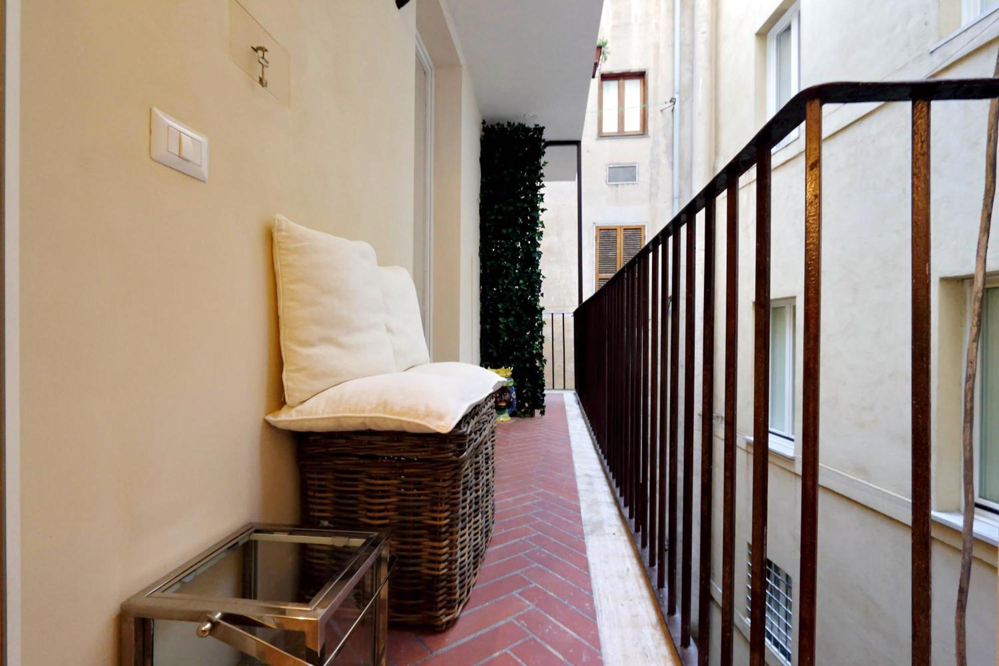Luxury Charme Between Pantheon And Spanish Steps Рим Экстерьер фото